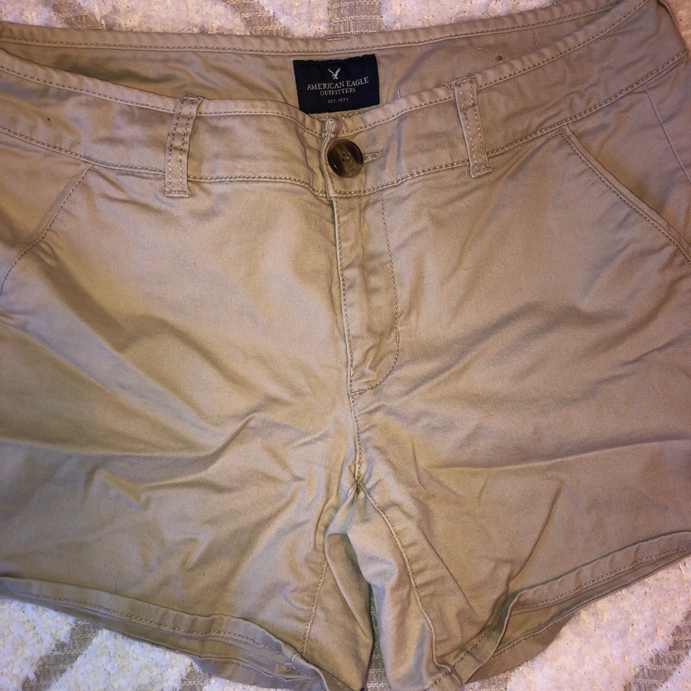 American eagle khaki shorts size 6